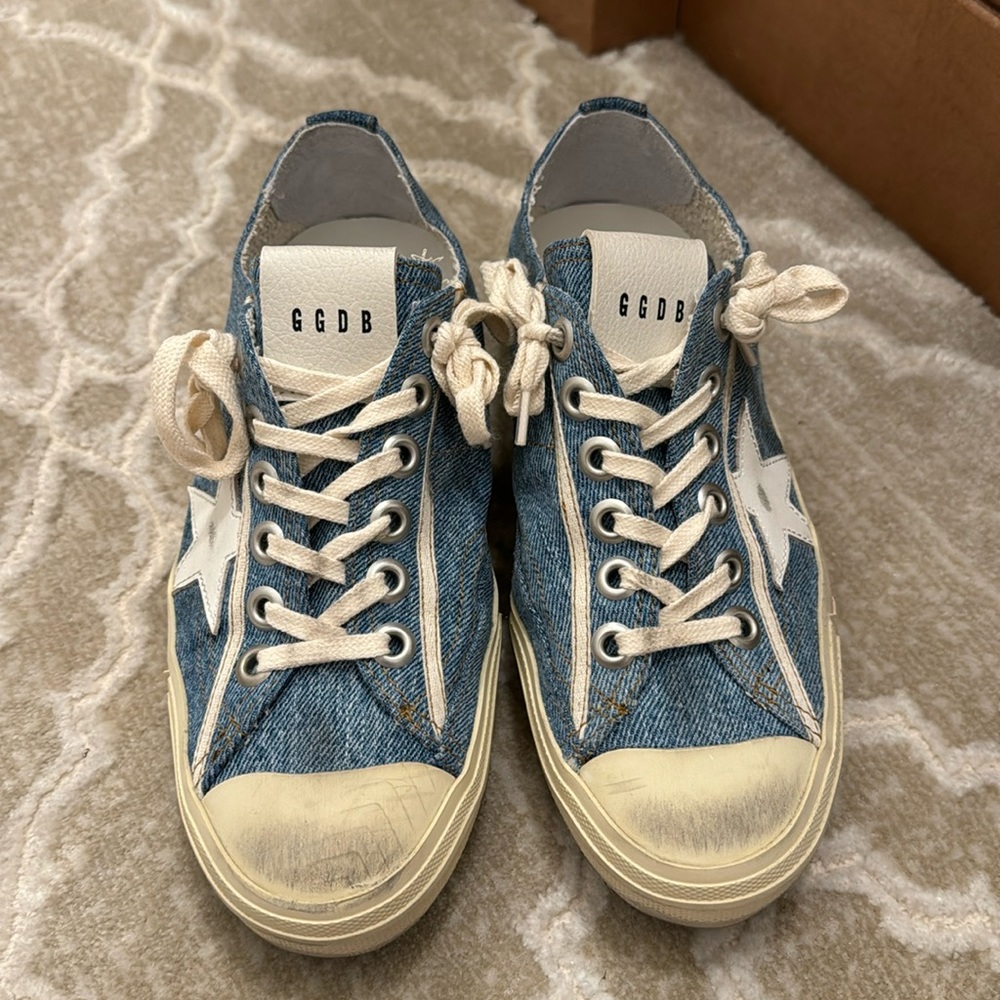 Golden Goose V Star size 36